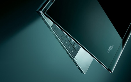 Kunde FUJITSU SIEMENS COMPUTERS  / Agentur RED / Projekt ANZEIGE, BOSCHÜRE, MESSEWAND - LIFEBOOK Q  / Job BILDRETUSCHE, COLORMATCHING, COMPOSING